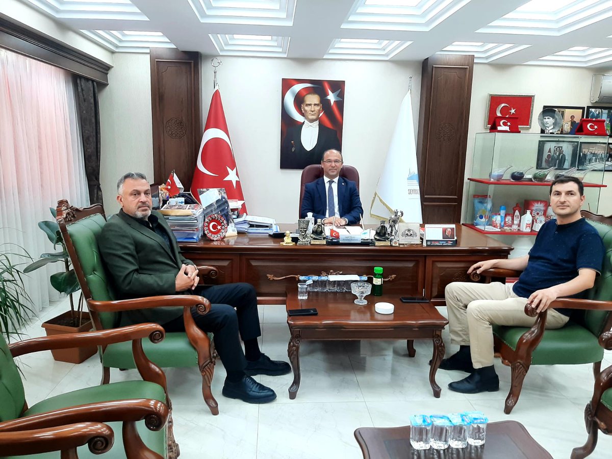 Mahir Sayın (@mahirsayn5) on Twitter photo Seyitgazi ilçemizin Belediye Başkanı sn. Uğur Tepeyi ziyaret ettik. İlçemizin mevcut durumları ile ilgili verdiği bilgiler için teşekkür ederim. Ayrıca ilçenin tarımı ile ilgili fikir alışverişinde bulundukk..
<a href="/Ahmet_Davutoglu/">Ahmet Davutoğlu</a> <a href="/GelecekPartiTR/">Gelecek Partisi</a> <a href="/Gelecektarim/">Gelecek Partisi Kırsal Kalkınma Tarım ve Gıda</a> <a href="/mmustafa_guler/">Mustafa Güler</a> Seyitgazi ilçemizin Belediye Başkanı sn. Uğur Tepeyi ziyaret ettik. İlçemizin mevcut durumları ile ilgili verdiği bilgiler için teşekkür ederim. Ayrıca ilçenin tarımı ile ilgili fikir alışverişinde bulundukk..
<a href="/Ahmet_Davutoglu/">Ahmet Davutoğlu</a> <a href="/GelecekPartiTR/">Gelecek Partisi</a> <a href="/Gelecektarim/">Gelecek Partisi Kırsal Kalkınma Tarım ve Gıda</a> <a href="/mmustafa_guler/">Mustafa Güler</a>