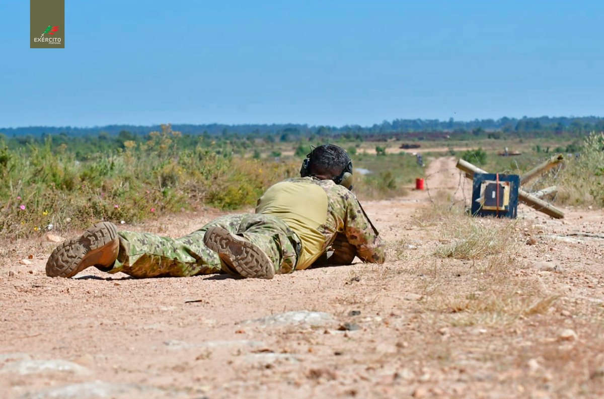 Exercito_pt's tweet photo. 📢 𝐀𝐑𝐓𝐄𝐗 𝟐𝟓 𝐯𝐨𝐥𝐭𝐚 𝐚 𝐝𝐞𝐬𝐜𝐨𝐥𝐚𝐫 🚀

👉O arranque da segunda semana do 𝐀𝐑𝐓𝐄𝐗 𝟐𝟓 ficou marcado por operações com fogo real e testes de grande complexidade técnica, reforçando a aplicação prática das soluções em desenvolvimento.

#ExércitoPortuguês 
#ARTEX25 https://t.co/3I5YvNeaM9