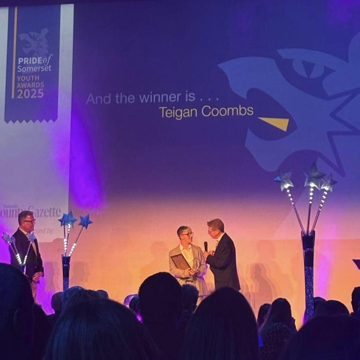 👏 Big congratulations to Teigan from YMCA Taunton’s Young Carers group, who won an award at the Pride of Somerset Youth Awards!

We’re all so proud of you, Teigan — keep shining 🌟

#YMCA