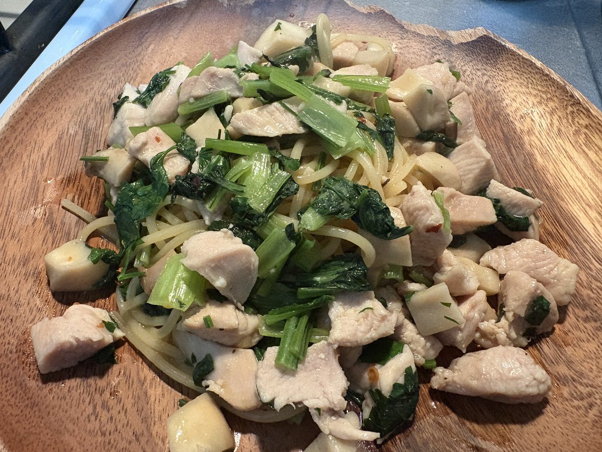 ヘルシーに鶏胸肉で和風パスタうま！