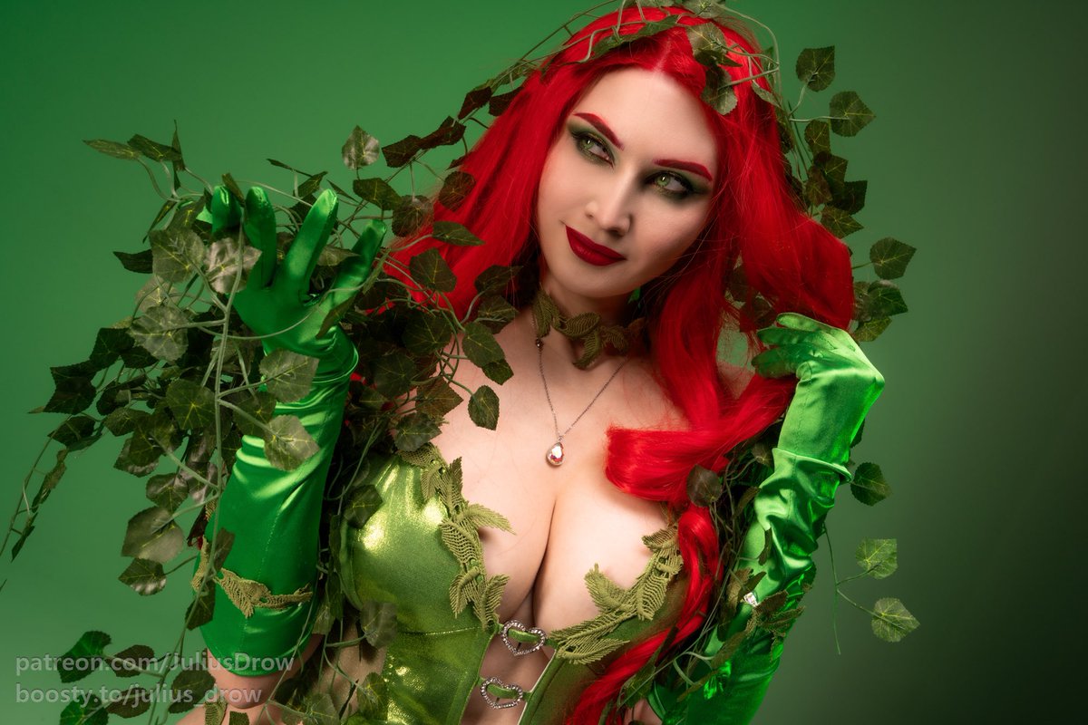 JuliusDrow's tweet photo. My Poison Ivy cosplay is ready https://t.co/ACJlM12dpF