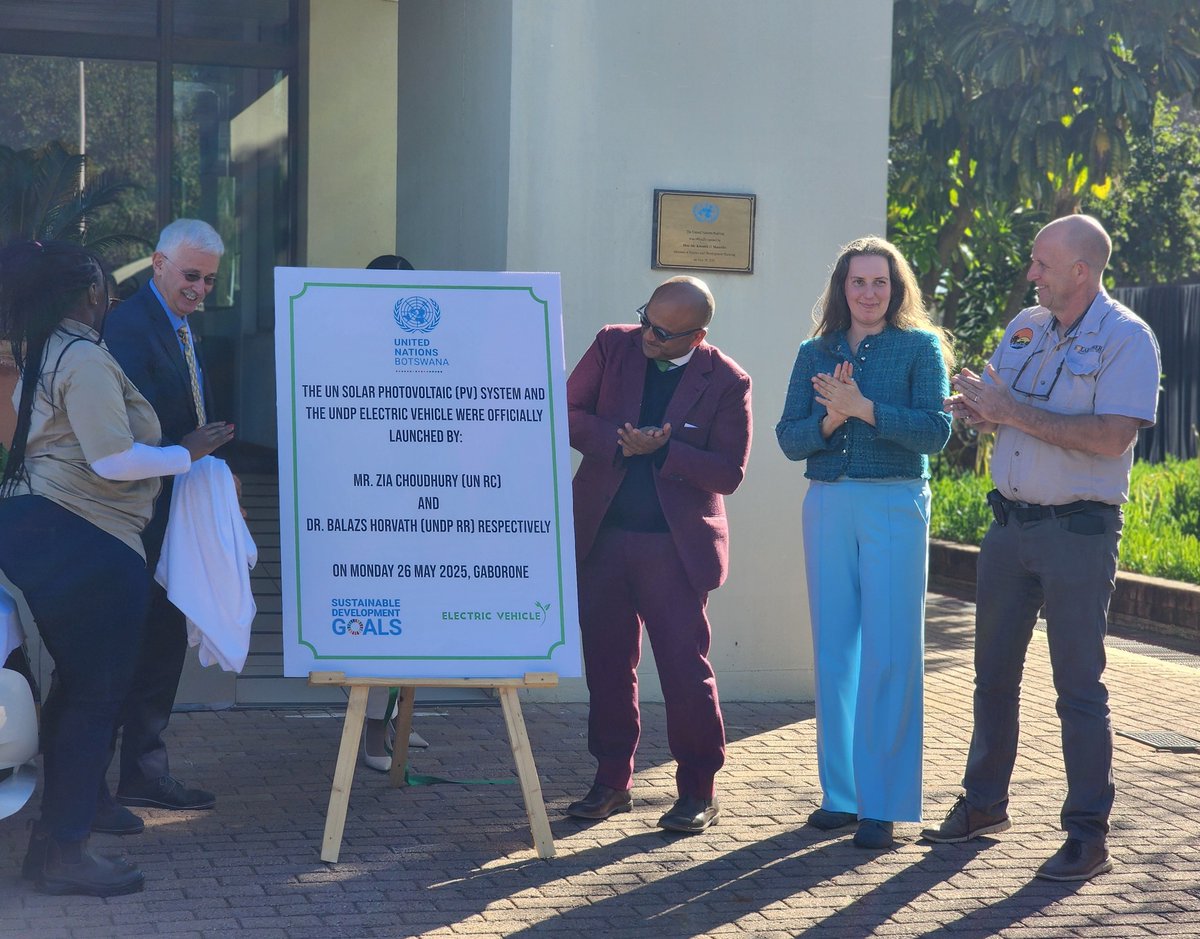 🌍 Yesterday, the UN &amp; partners marked a major step in Botswana’s clean energy journey with the launch of a 75kW Solar PV System &amp; UNDP Electric Vehicle. The system will supply 70% of energy needs &amp; pay for itself in 5 yrs, proof that green innovation works!
#SolarEnergy #SDGs