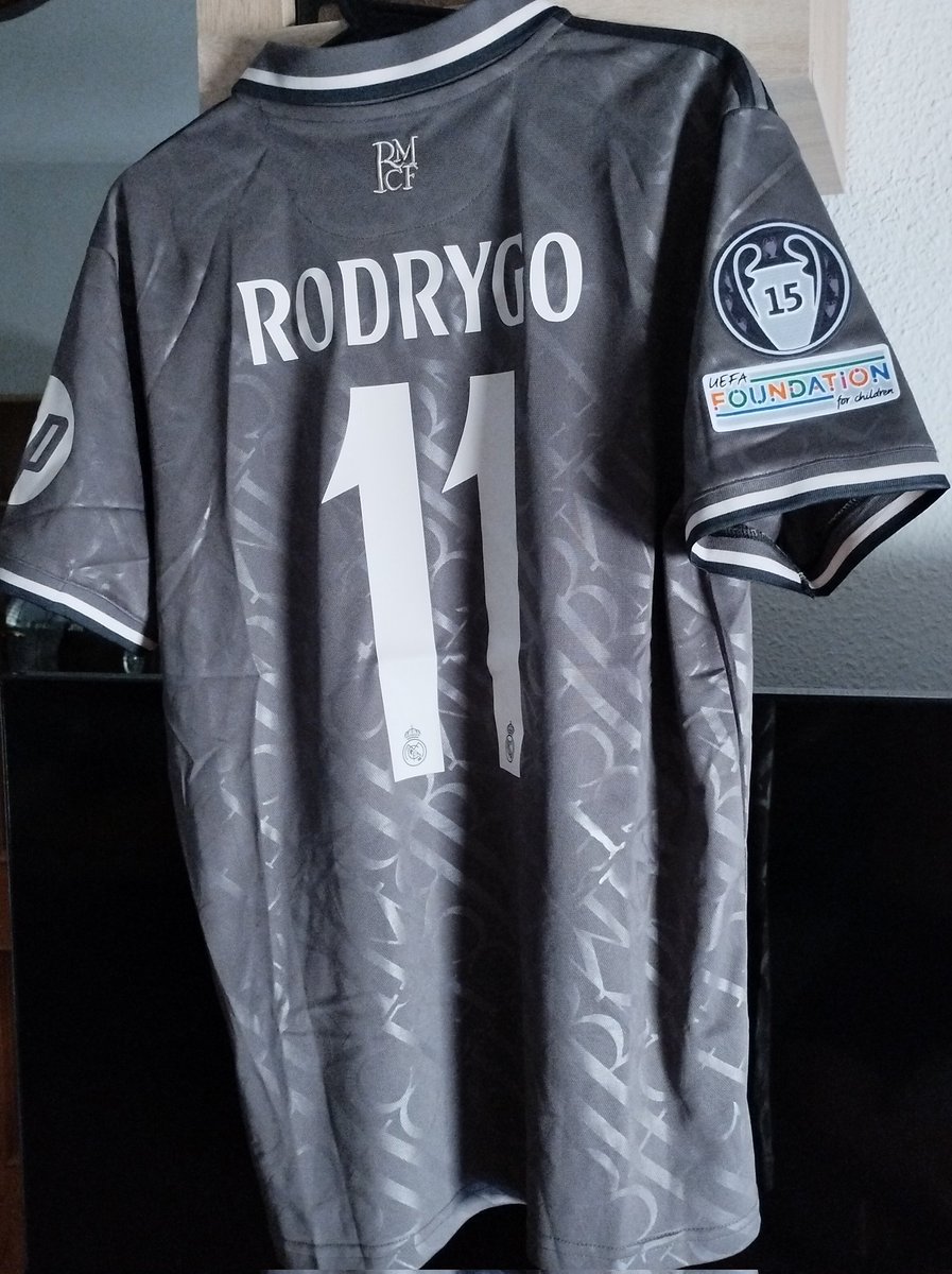 𝐒𝐚𝐦𝐮 (@samuurm) on Twitter photo - Hey bro.
- Dime.
- Tú qué eres más, de Vini, Mbappé o Bellingham?
- Yo de Rodrygo Goes.
Siempre en tu barco, <a href="/RodrygoGoes/">Rodrygo Goes</a> - Hey bro.
- Dime.
- Tú qué eres más, de Vini, Mbappé o Bellingham?
- Yo de Rodrygo Goes.
Siempre en tu barco, <a href="/RodrygoGoes/">Rodrygo Goes</a>