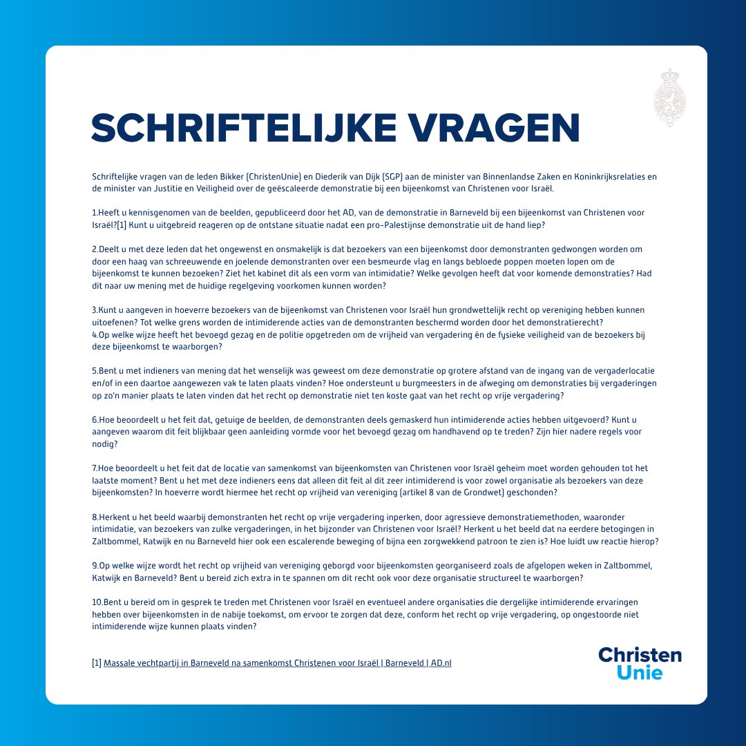 Bezoekers van Christenen voor Israël moesten door een haag van schreeuwende demonstranten, over een besmeurde vlag en langs bebloede poppen. Na Zaltbommel en Katwijk nu ook Barneveld. Je mening uiten mag. Intimidatie niet. Wij stellen vragen aan het kabinet.