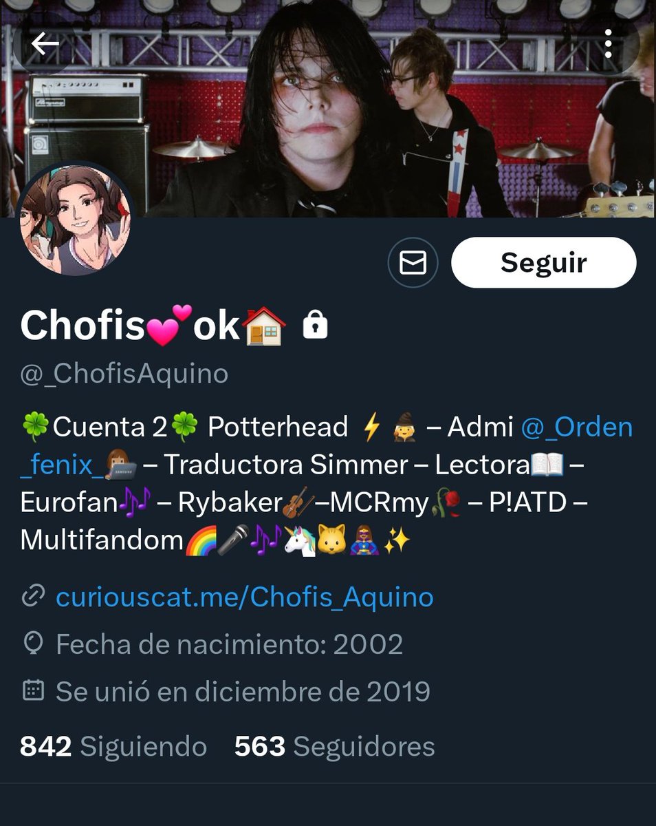 Quiero avisarles a todos que mi cuenta de Twitter @/_ChofisAquino por hackeada.
Fui victima de una estafa y me di cuenta muy tarde.