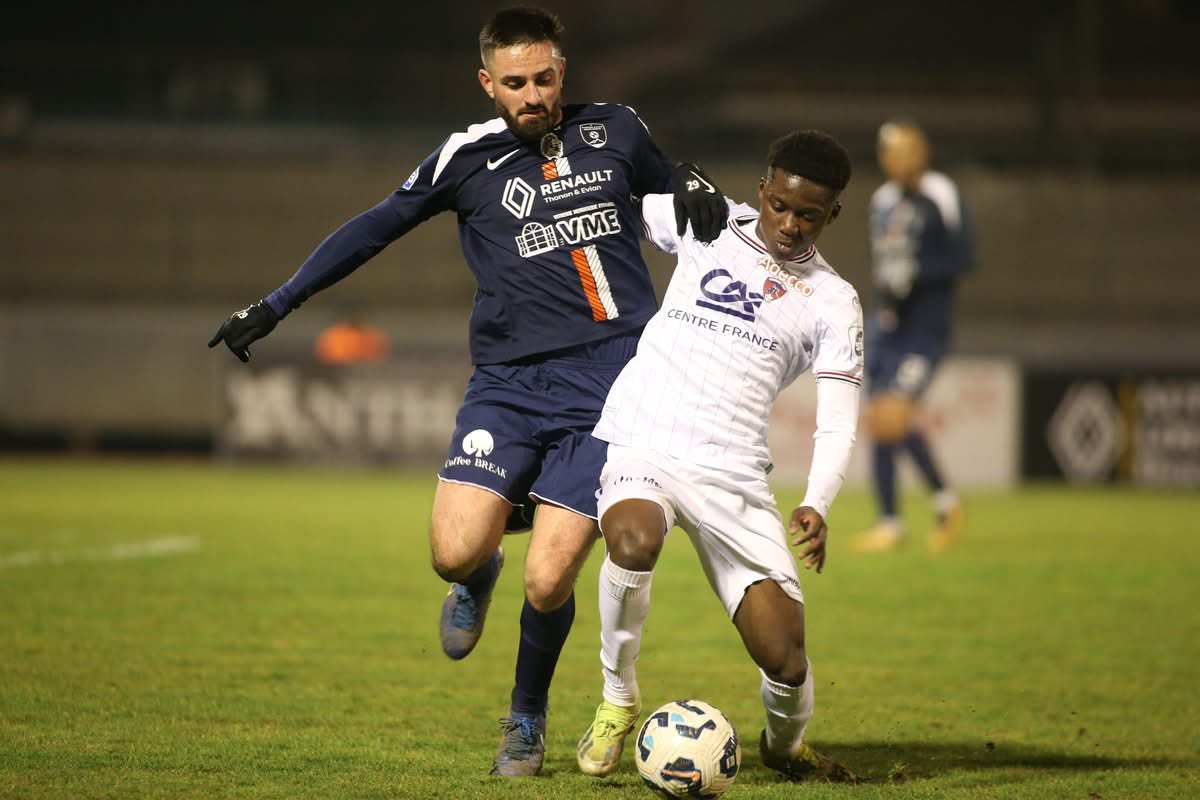 GrandGeneveFC's tweet photo. 𝗠𝗲𝗿𝗰𝗶 𝗽𝗼𝘂𝗿 𝘁𝗼𝘂𝘁, 𝗬𝗼𝗮𝗻𝗻 !
Après 3 saisons passées sous nos couleurs, 𝗬𝗼𝗮𝗻𝗻 𝗠𝗮𝗿𝘁𝗲𝗹𝗮𝘁 ne fera plus partie de l'effectif la saison prochaine.
Le club tient à le remercier pour tout ce qu'il a apporté. Nous lui souhaitons le meilleur pour la suite 🙏 https://t.co/zSJxxAq0cj