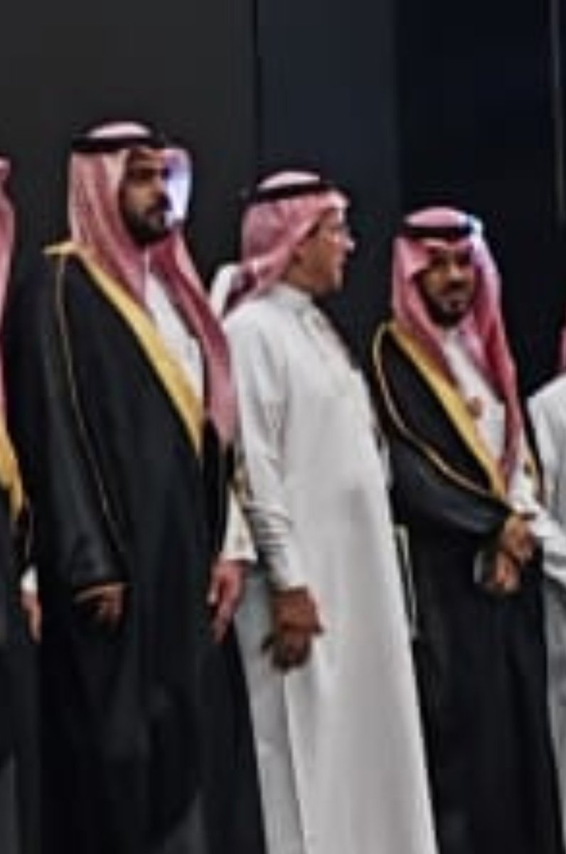 Khalid_hakami18's tweet photo. تم تكريمي  هذا اليوم الثلاثاء ٢٩/ ١١ / ١٤٤٦ بحضور وكيل الموارد البشرية بوزارة التعليم، ومدير عام التعليم بمنطقة جازان لحصولي على درجة التميز في جائزة تعليم جازان (متوهوجون2) فئة البحث التربوي https://t.co/2XrHJuzxcP