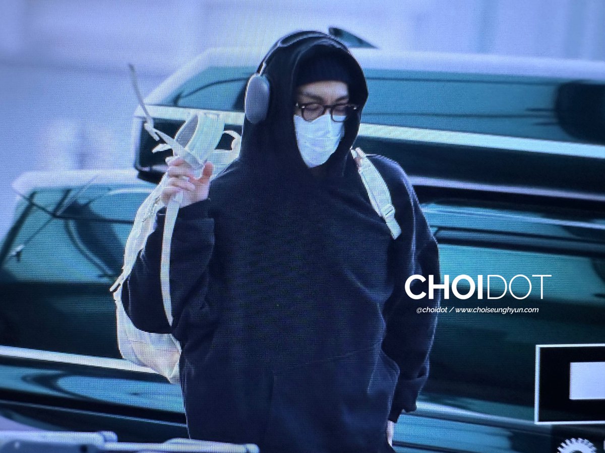 choidot's tweet image. [PREVIEW] 250527 ICN #최승현 #TOP 출국 

이게 얼마만에 올려보는 프리뷰😍😍

#탑  #TTTOP #CHOISEUNGHYUN