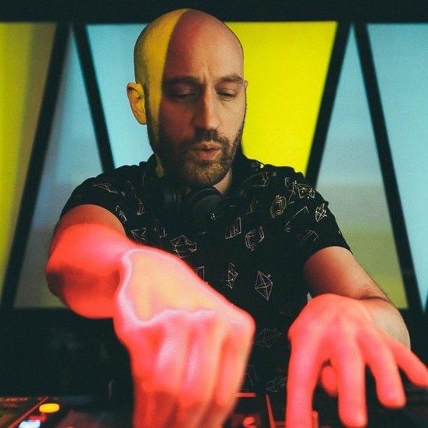 House Music SA (@house_music_sa) on Twitter photo Take a listen to this hot tune by <a href="/fredeverything/">Fred Everything</a> & Shur-i-kan on our Fresh Five Chart buff.ly/J8Bh6ar Take a listen to this hot tune by <a href="/fredeverything/">Fred Everything</a> & Shur-i-kan on our Fresh Five Chart buff.ly/J8Bh6ar