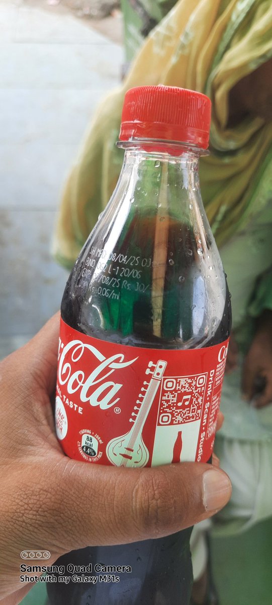 realrafiq's tweet photo. @RajCMO bus stand bhiwadi par yatriyo s shopkeeper mrp s adhik par saman sell rhe h mahodya es parkar ki loot yatriyo s khule aam ki ja rhi kiya en par koi karyvahi hogi  mrp 30 h or paise 40 liya ja rhe h https://t.co/4lMEwCgKnX