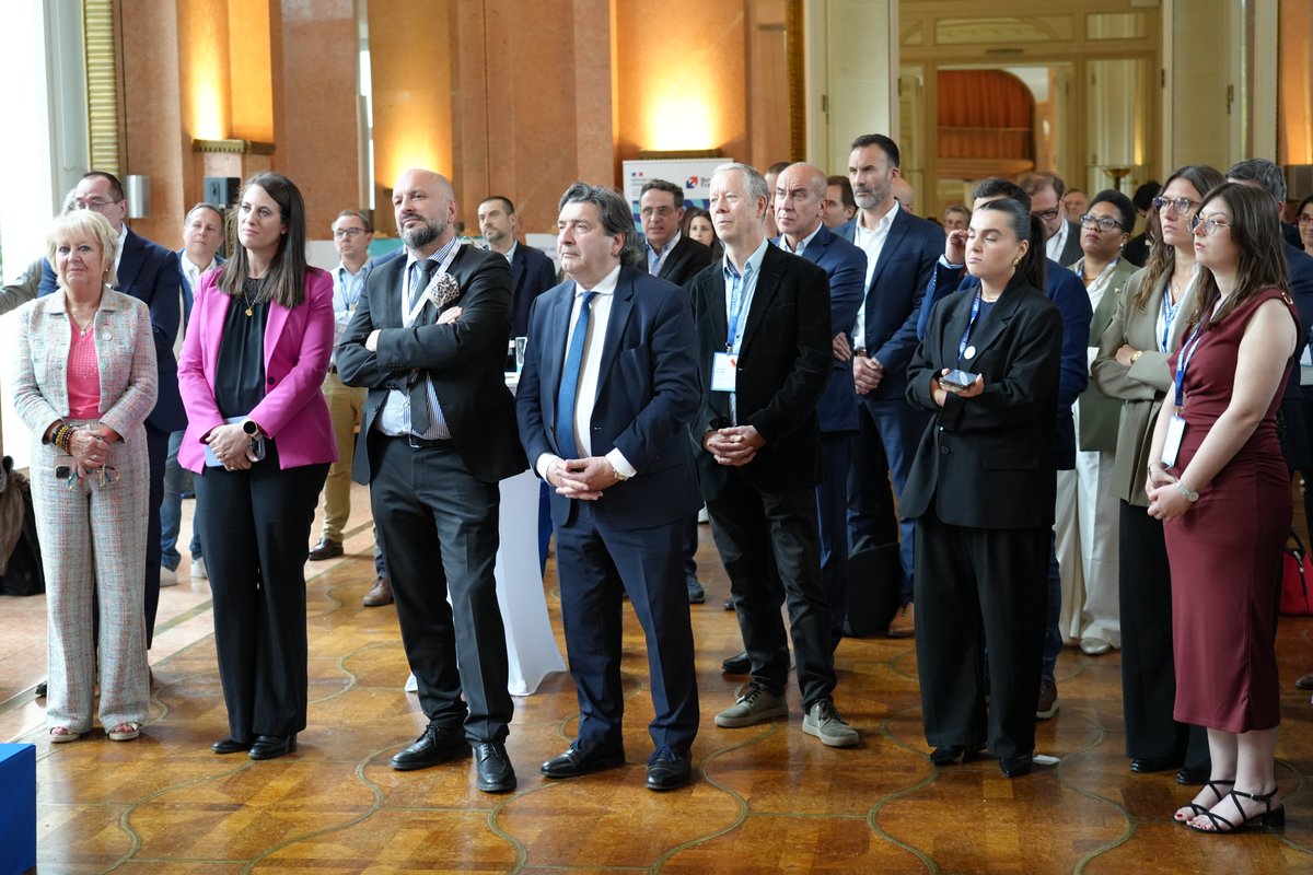 Dominique Restino (@d_restino) on Twitter photo La Région <a href="/iledefrance/">Région Île-de-France</a>, <a href="/CCI_Paris_IdF/">CCI Paris IdF</a> et <a href="/businessfrance/">Business France</a> unis pour faire croître le nombre d'exportateurs franciliens 🌍
Merci aux Ambassadeurs #TeamFranceExport présents hier à la <a href="/CCI_Paris_IdF/">CCI Paris IdF</a> pour témoigner de leur développement l'international.
<a href="/ADublanche/">Alexandra Dublanche</a> #export La Région <a href="/iledefrance/">Région Île-de-France</a>, <a href="/CCI_Paris_IdF/">CCI Paris IdF</a> et <a href="/businessfrance/">Business France</a> unis pour faire croître le nombre d'exportateurs franciliens 🌍
Merci aux Ambassadeurs #TeamFranceExport présents hier à la <a href="/CCI_Paris_IdF/">CCI Paris IdF</a> pour témoigner de leur développement l'international.
<a href="/ADublanche/">Alexandra Dublanche</a> #export