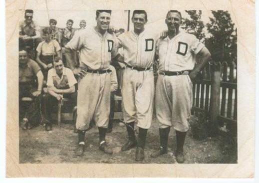 Montreal Canadiens legend Rocket Richard died 25 years ago today at the age of 78.

On top of being a Hall of Fame hockey player, he also played semi-pro baseball with Drummondville of the Provincial League in 1947.

He's the guy in the middle below.