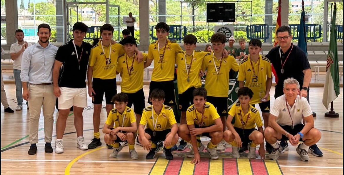🏑 El <a href="/clubegara/">Club Egara</a> campió d’Espanya infantil d'hoquei sala

🏆L'Egara va aixecar el títol després de superar l’ <a href="/AtleticTerrassa/">Atlètic Terrassa Hockey Club</a> per 8-2. El <a href="/cdterrassa1910/">CD Terrassa Hockey</a> es va classificar sisè

MVP: Teo Quemada (Egara)
Màxim golejador: Jan Bosch (Egara)
Millor porter: Pere Cervelló (Atlètic)