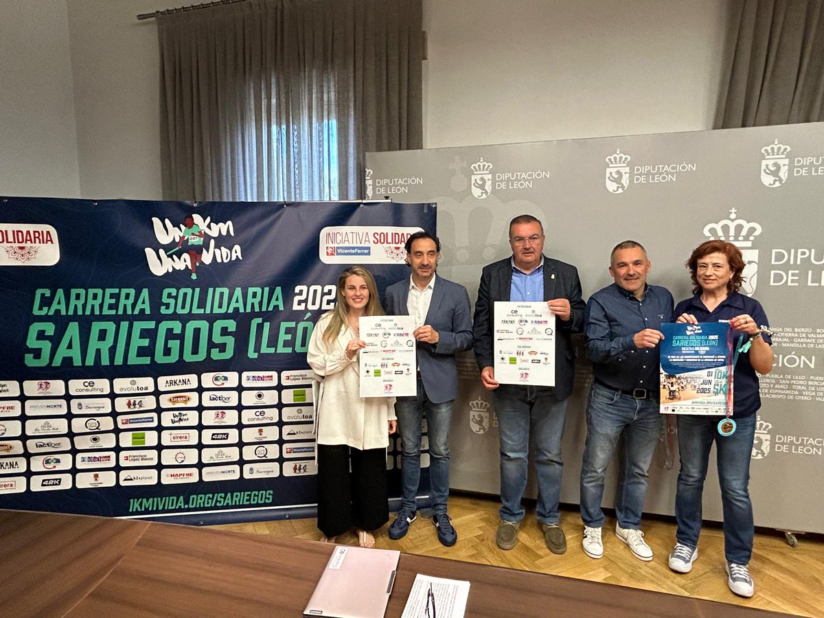 🏃‍♂️🏃‍♀️ El vicepresidente de la #DiputaciónDeLeón, Roberto Aller, ha presentado este martes la Carrera Solidaria 1km1vida Sariegos que se celebra el próximo 1 de junio en la localidad, en colaboración con la <a href="/fvicenteferrer/">Fundación Vicente Ferrer</a> y <a href="/unileon/">Universidad de León</a>.