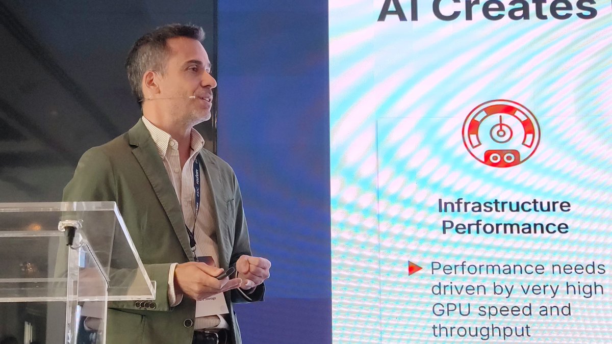 CIO España (@ciospain) on Twitter photo Luis Sánchez Vidal: "La importancia del #almacenamiento en la era de la #IA radica en su capacidad para adaptarse a las crecientes complejidades de los datos y soportar las demandas de aplicaciones modernas."
@purestoragees #DataAI25CIOIDC
#Data Luis Sánchez Vidal: "La importancia del #almacenamiento en la era de la #IA radica en su capacidad para adaptarse a las crecientes complejidades de los datos y soportar las demandas de aplicaciones modernas."
@purestoragees #DataAI25CIOIDC
#Data