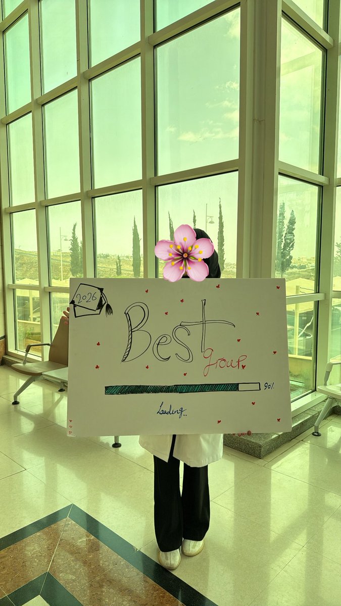 الحمدلله خلصنا خامس سنة طب🥹🤍
كنا نشوف النهايات صعبه و مستحيله و في لحظة و بغمضه و صلنا للسنه الاخيرة

الله ييسر ما تبقى على خير و نفرح بالفرحه الاكبر❤️

Officially senior 🎉