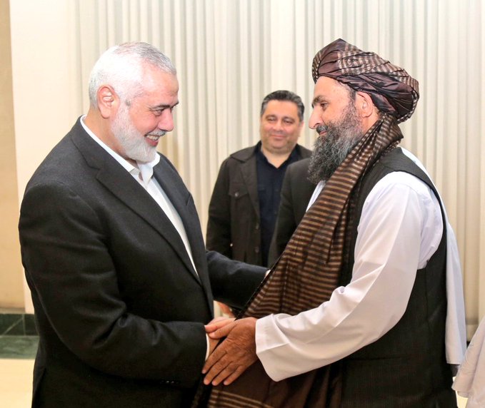 ربه! ته یې خاورې لا هم ورسره وبخښې.
ربه! د سر د نذرانې په وجه یې هم ملګري یې فاتحین کړې.
ربه! د نوموړي د وینو په روۍ اقصـ‌‌‌‌....../ي ازاده کړې