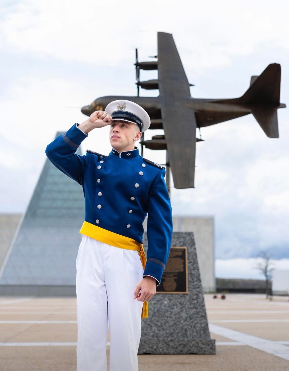 congratulations to Sam McNulty graduating United State Air Force Academy  🏴‍☠️ wrestlers doing great things! <a href="/20mcnultys/">Sam McNulty</a>