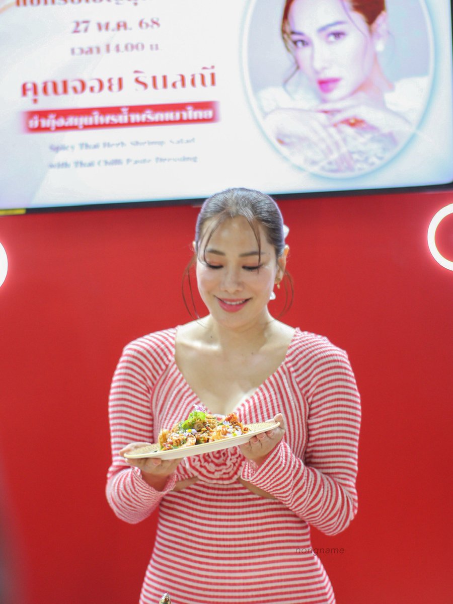 httpsnmbbb's tweet photo. พี่สาวค้าบ 🥺🤏🏻

#joyrinlanee #จอยรินลณี https://t.co/45kkPhWF9p