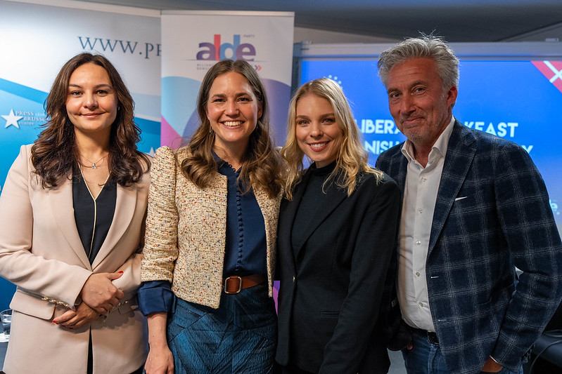 Veronika Cifrova Ostrihonova (@veronikacifrova) on Twitter photo From July 1st, Denmark 🇩🇰 takes over the EU Council Presidency. 🇪🇺
Today, me and my colleagues <a href="/avasconcelos_il/">Ana Vasconcelos</a> and <a href="/Loekkegaard_MEP/">Morten Løkkegaard</a> we met with 🇩🇰 Minister for EU Affairs <a href="/marie_bjerre/">Marie Bjerre</a> who presented the key priorities:
🔹 Security - including defence, migration and enlargement From July 1st, Denmark 🇩🇰 takes over the EU Council Presidency. 🇪🇺
Today, me and my colleagues <a href="/avasconcelos_il/">Ana Vasconcelos</a> and <a href="/Loekkegaard_MEP/">Morten Løkkegaard</a> we met with 🇩🇰 Minister for EU Affairs <a href="/marie_bjerre/">Marie Bjerre</a> who presented the key priorities:
🔹 Security - including defence, migration and enlargement