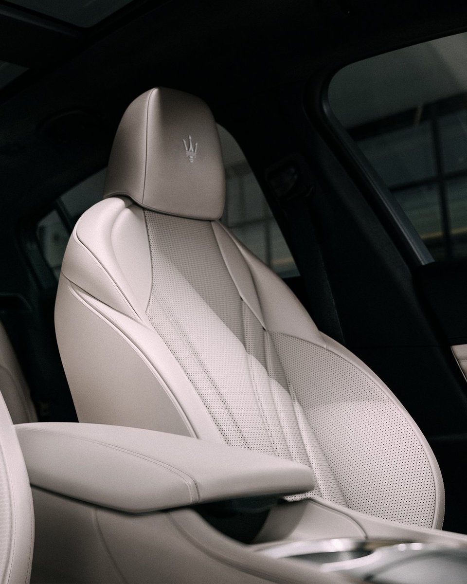 The city is your canvas, the Grecale your brush. ​
Pictured here in striking Verde Royale, the Grecale turns urban landscapes into modern-day galleries of motion and style. Embrace beauty in your everyday.​
#Maserati #MaseratiGrecale