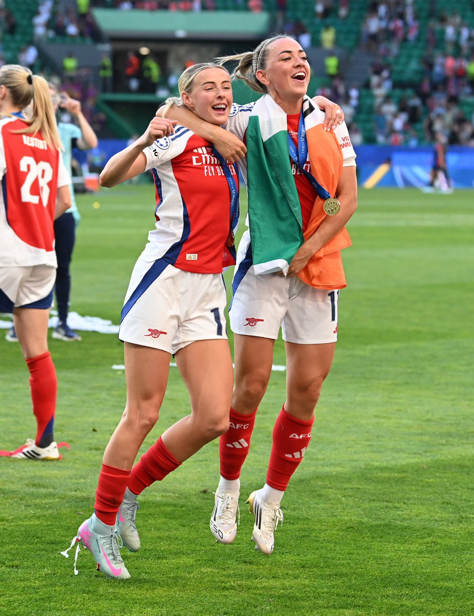 UWCL's tweet image. 👯

#UWCL || #UWCLfinal
