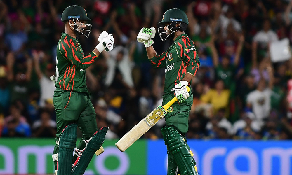 বিশ্বকাপ সামনে রেখে পাকিস্তানেও পরীক্ষা-নিরীক্ষা