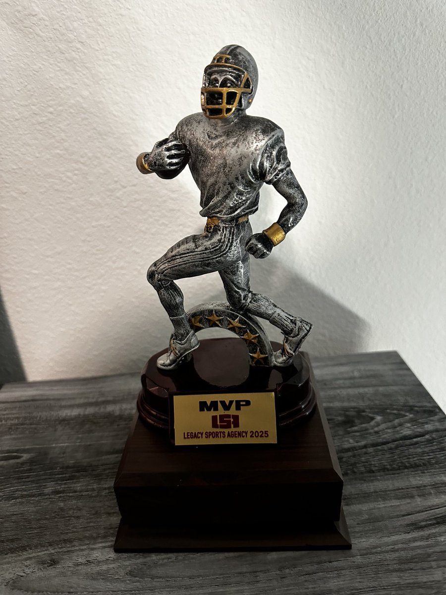 typlummer_42's tweet photo. HIGHLIGHTS FROM SPRING GAME‼️

MVP🏆
4 REC‼️
1 TD‼️
70 YD‼️
@CoachDennisIMG @CoachPondIMG @Coach_M_Peters @Coach_Demory 

@Coach_JoeyMoss @CoachRenoYale @CoachDerekDay @brady_keeran11 @COACH_BKEAN @CoachDaft @Coach_Batti @coach_jonke @CoachJKiernan @CoachDBrown27 @Coach_RGamble https://t.co/UDC0w91CYI