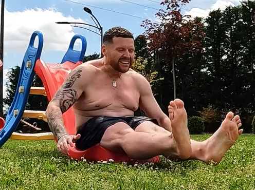 Striixie's tweet image. damn that's a rough bounce behz @Behzinga #sidemensunday @Sidemen