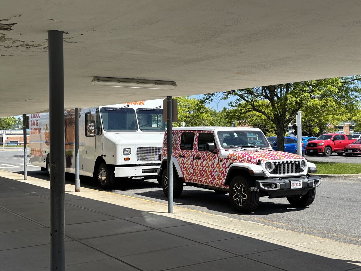 You know it’s a good day at school when you see the Dunkin trucks out front! A little treat for kids working hard to finish the year strong! ⁦<a href="/MohonCSD/">MohonCSD</a>⁩ ⁦⁦<a href="/mrkarandy/">Mr. Karandy Mohon Tech and AP ☕️</a>⁩
