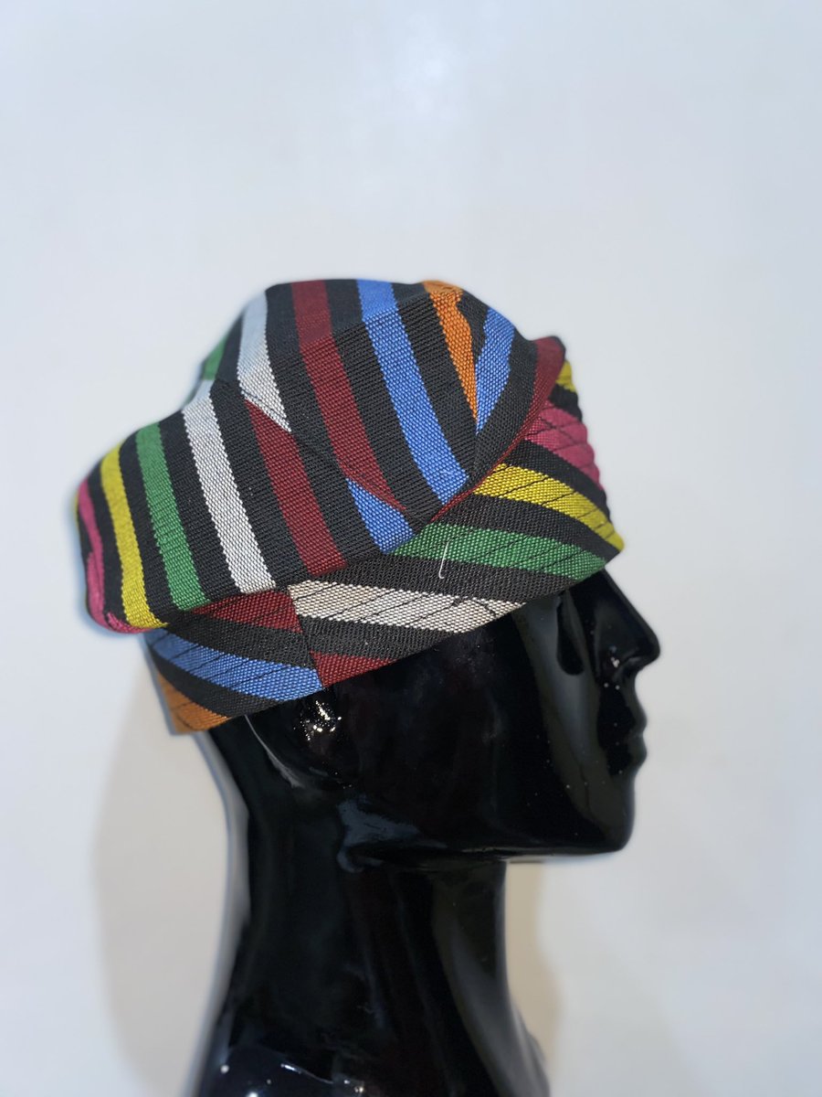 Rayo20171's tweet photo. Men’s Cap. #MYBISFABRICS Complete your Gentleman Style with our range of Caps #Filaijebu #Strippedcap #OjudeOba2025 #ileya https://t.co/LlUL1y8p55