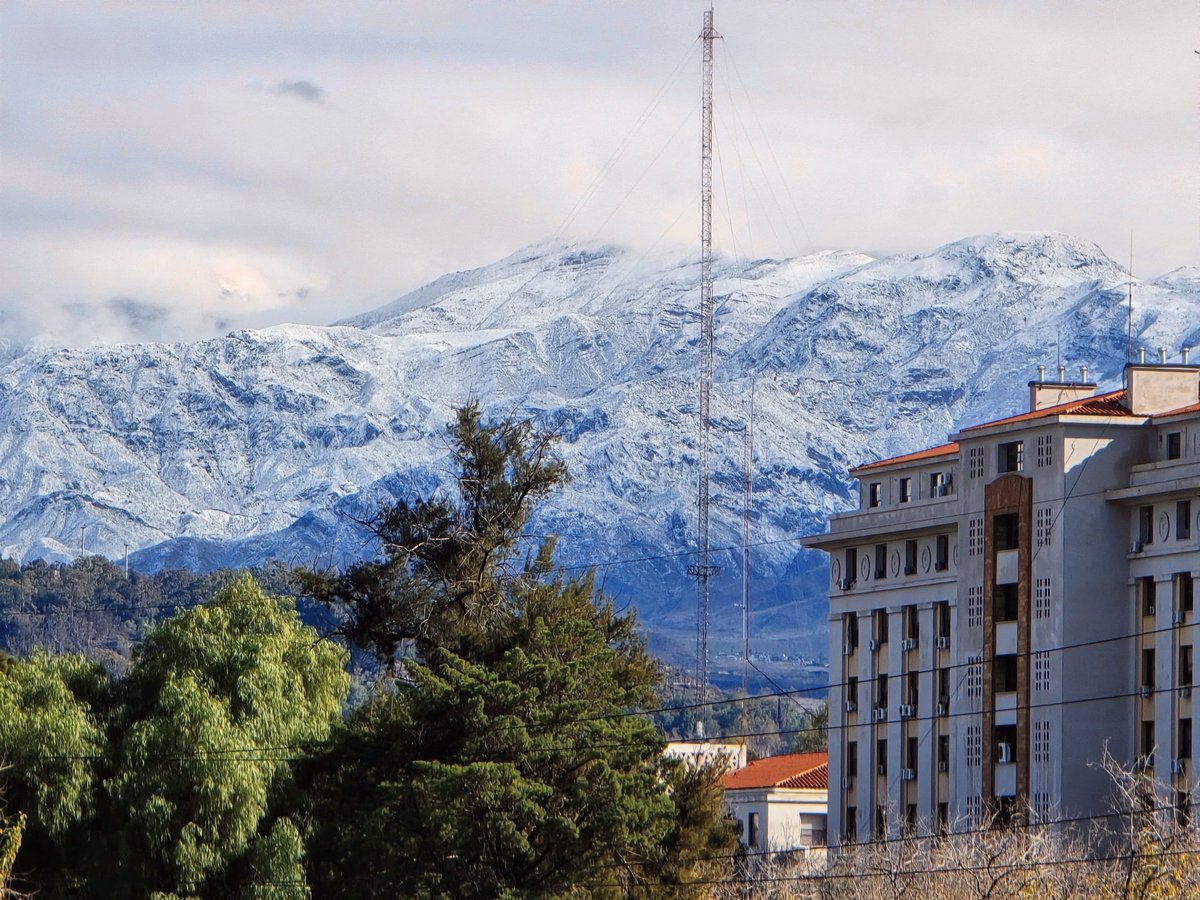 sofivega__'s tweet photo. Podrán despertarse un martes cualquiera y tener estas vistas? Sos increiblemente hermosa, Mendoza ❄️🤍🏔 https://t.co/d3QjSIL7ef