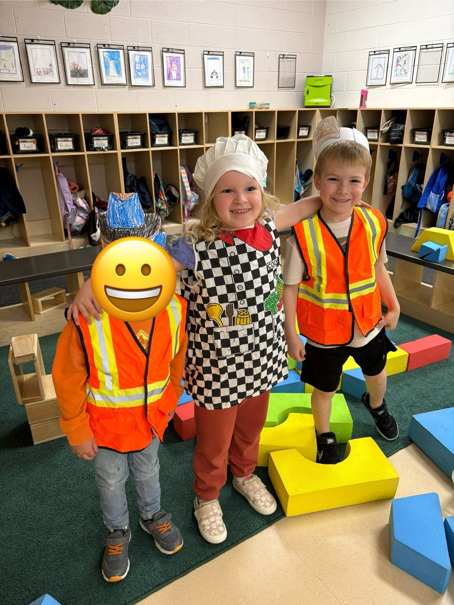 CMcKayECE's tweet photo. It’s all about community helpers and jobs this week in Kinder B @hfcatholic @MrsKaleci 👨‍🍳🚒🚓🚙👷‍♂️ https://t.co/t9M1eqKaYa
