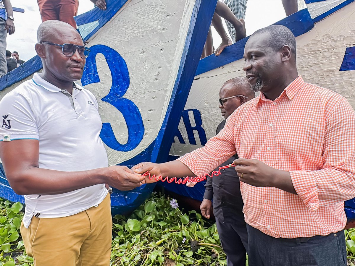 wacaprogram's tweet image. À Grand-Lahou, 4 pirogues motorisées remises à 3 coopératives par le projet WACA pour relancer la pêche artisanale et renforcer les moyens de subsistance.
#WACA_program #PêcheDurable #GrandLahou
🔗wacaprogram.org/fr/article/gra…