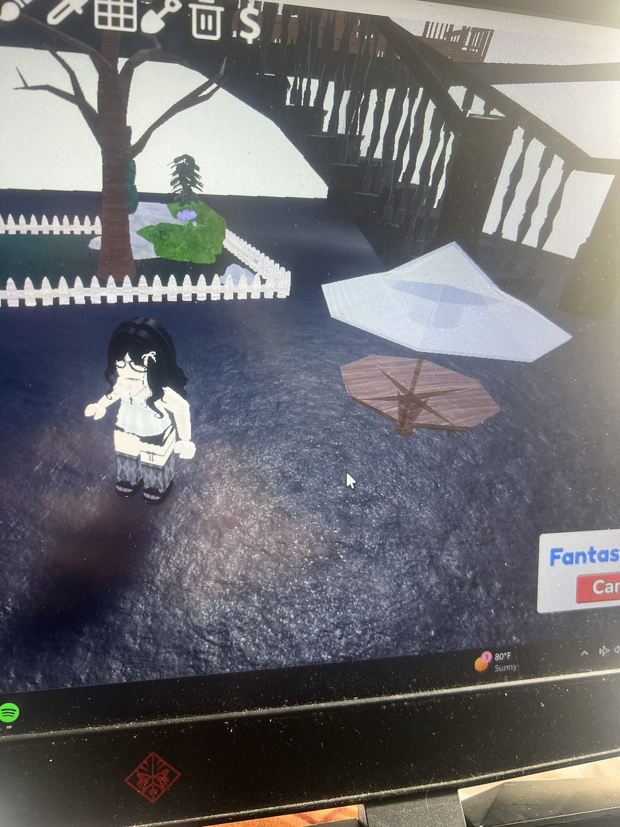 p1ercethefans's tweet photo. @UltrawRBX a bunch of things like tables,kitchen items, most of the bathroom stuff, chairs etc. can’t be placed on a lifted floor i’m not sure if that’s intentional or a bug but it makes my first floor basically unusable unless i have all my tables half way in the ground :( https://t.co/KRA4QMsJJj
