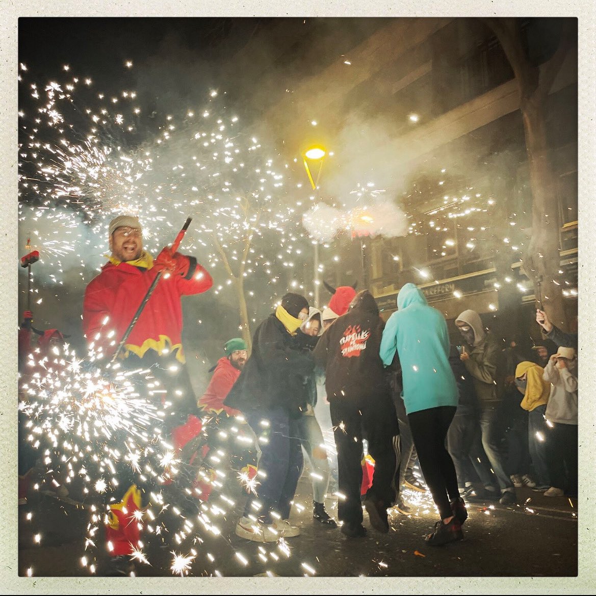 Help us light some sparks this summer! We’re bringing immersive global language&amp;culture experiences to schools &amp; colleges, impacting kids who rarely get the chance to travel. Chip in from £5, share our #Crowdfunder &amp;/or nominate a school! crowdfunder.co.uk/p/allabroadbus 
#MFLTwitterati