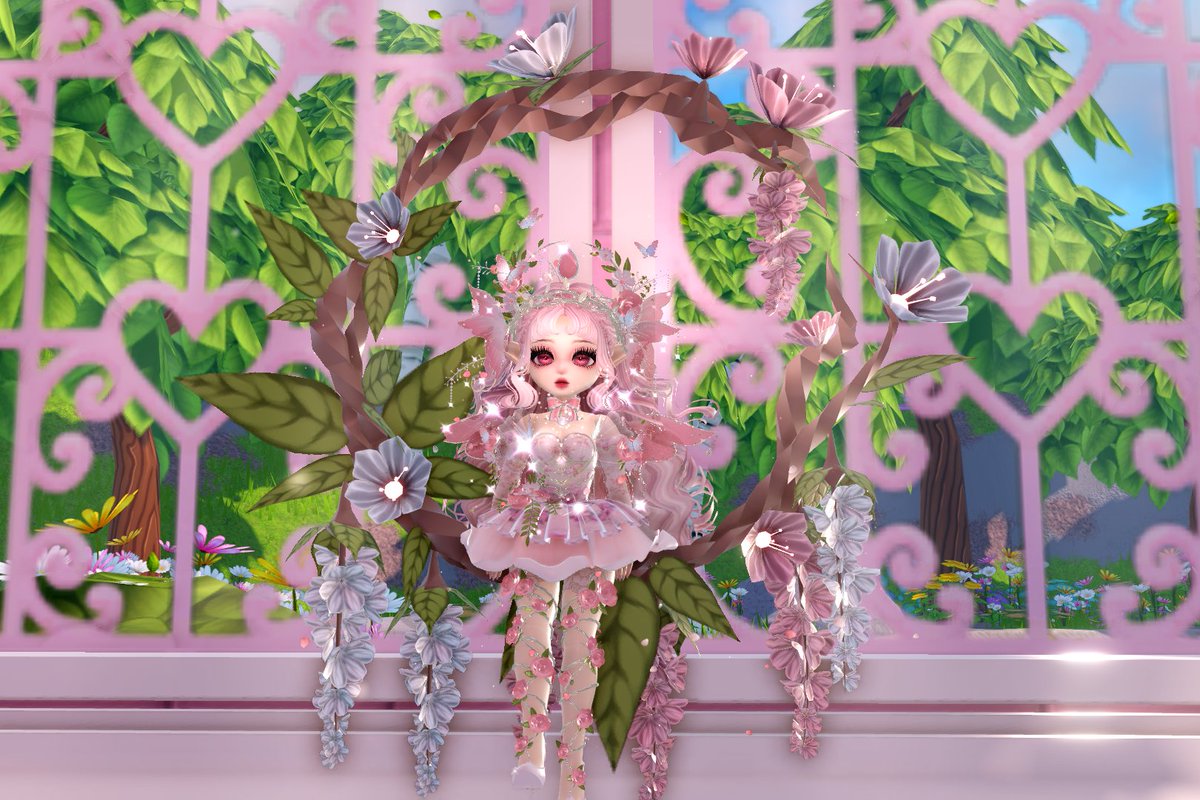 🦋
~#RoyaleHigh #RH