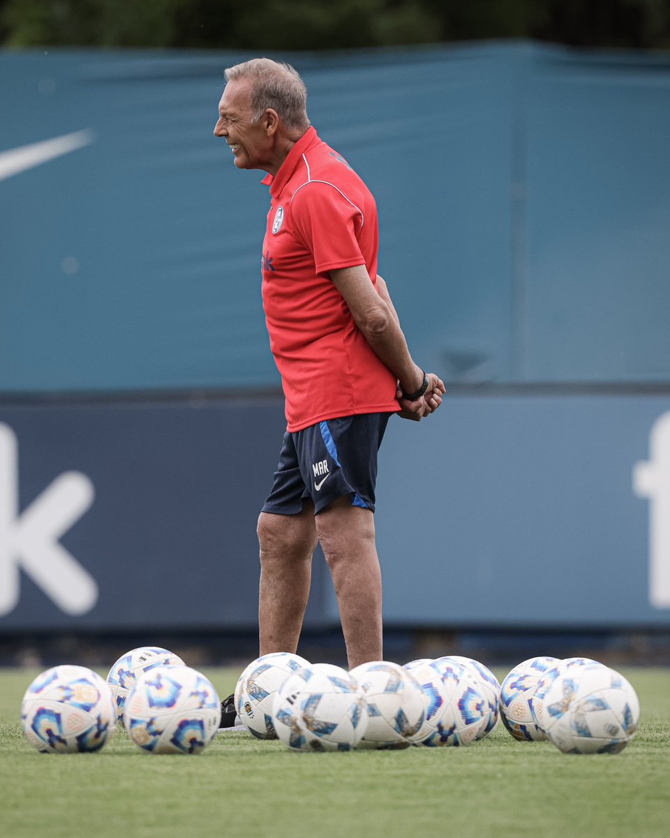 Demasiadas pelotas, pero POCOS HUEVOS.

HASTA NUNCA TRAIDOR.

AGUANTE #SANLORENZO Y NADA MÁS.