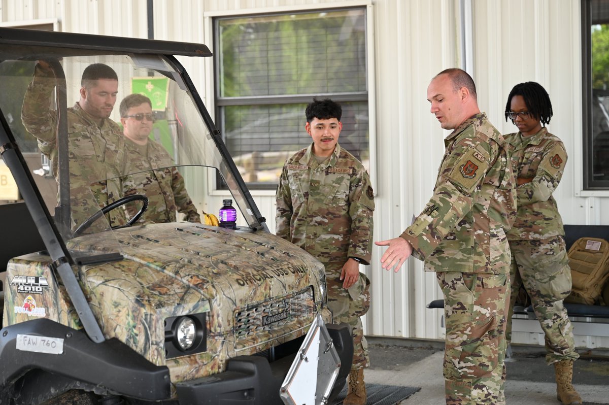 445AW's tweet image. Some of the Airmen of the 87th Aerial Port Squadron have more in common than only being part of the same unit. Click the link to get to know these Port Dawgs ➡️ bit.ly/4kD9z4L