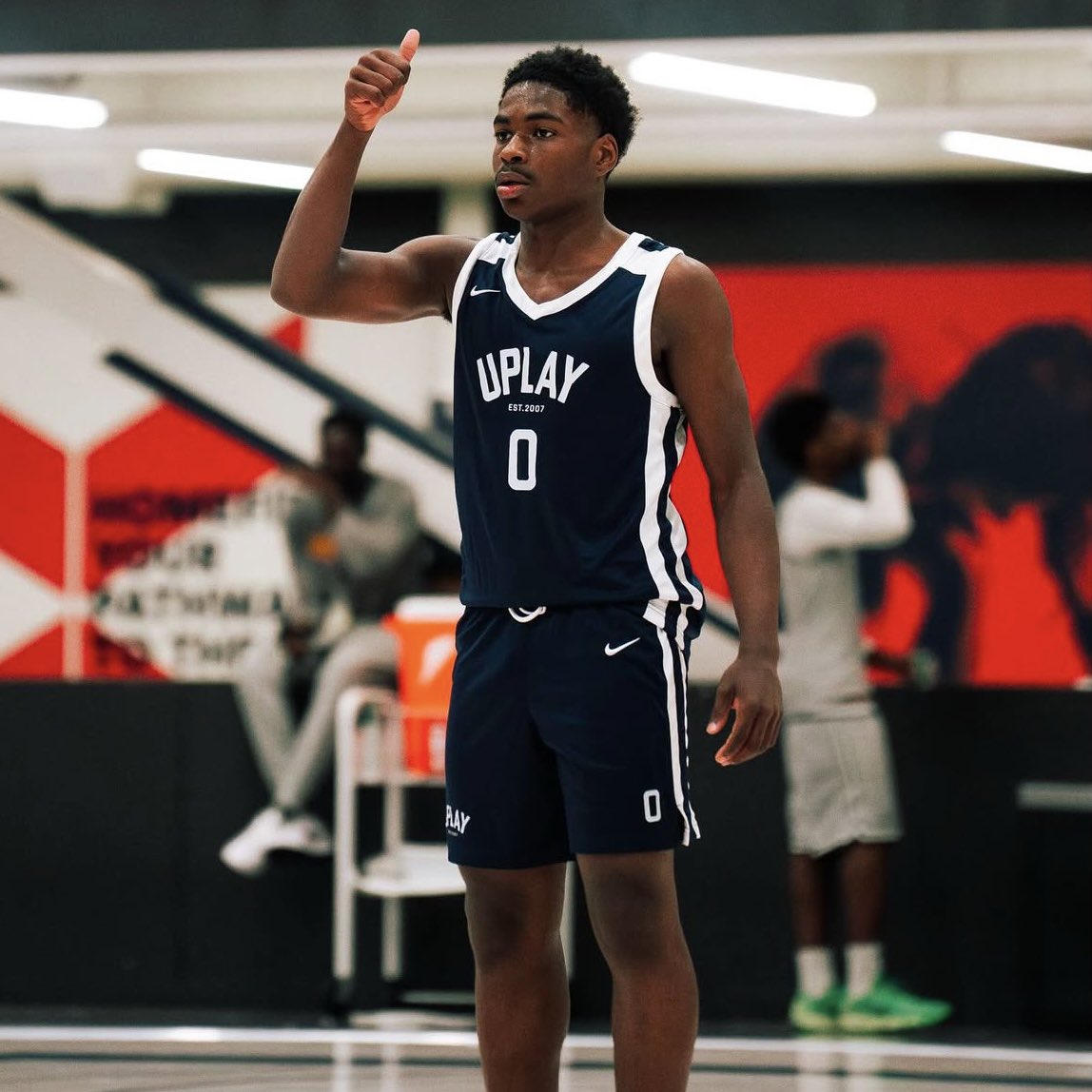Joe Moussa (@joe_nph) on Twitter photo 2027 PG Javion Tyndale has been tearing it up for <a href="/UPLAYCanada/">UPLAY Canada</a> on the Nike circuit E16 Division.
Top 10 in scoring at 20ppg, 2nd in assists at 6apg, while picking up 2.1spg. Filling it up in multiple categories.
Extremely crafty & quick guard with high skill, IQ, feel. 2027 PG Javion Tyndale has been tearing it up for <a href="/UPLAYCanada/">UPLAY Canada</a> on the Nike circuit E16 Division.
Top 10 in scoring at 20ppg, 2nd in assists at 6apg, while picking up 2.1spg. Filling it up in multiple categories.
Extremely crafty & quick guard with high skill, IQ, feel.