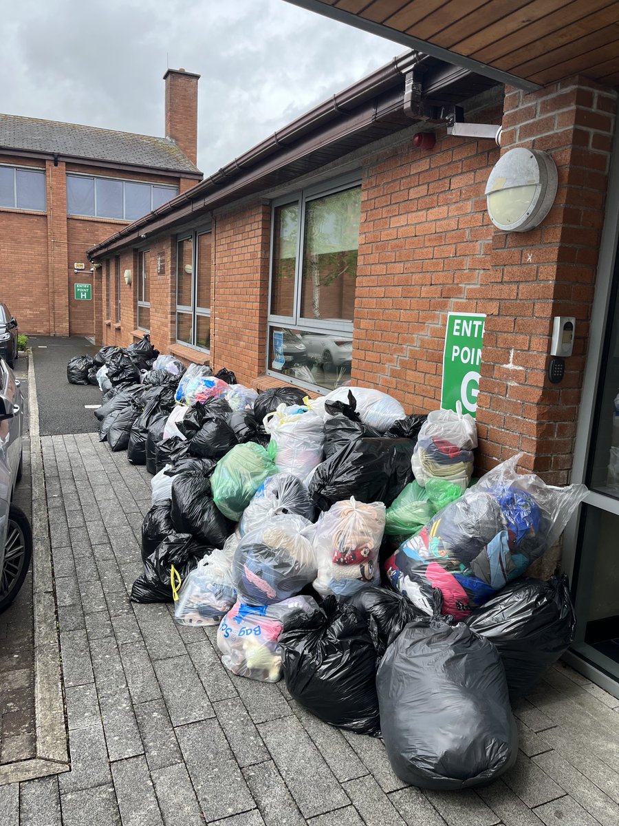 SMhuire's tweet photo. Our Parents Association collected 927kg of clothes for recycling last night and today. Thank you to everyone who helped. https://t.co/IWNuniKVG4