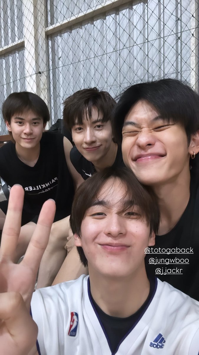 beyourNUBDAO's tweet photo. ꔛ ⭐
IGS Update : tad.thpn

✌🏻😸

#ออฟโรด #offroadKTP #OFFROAD 
#byNUBDAO https://t.co/9QSIfjSz7O