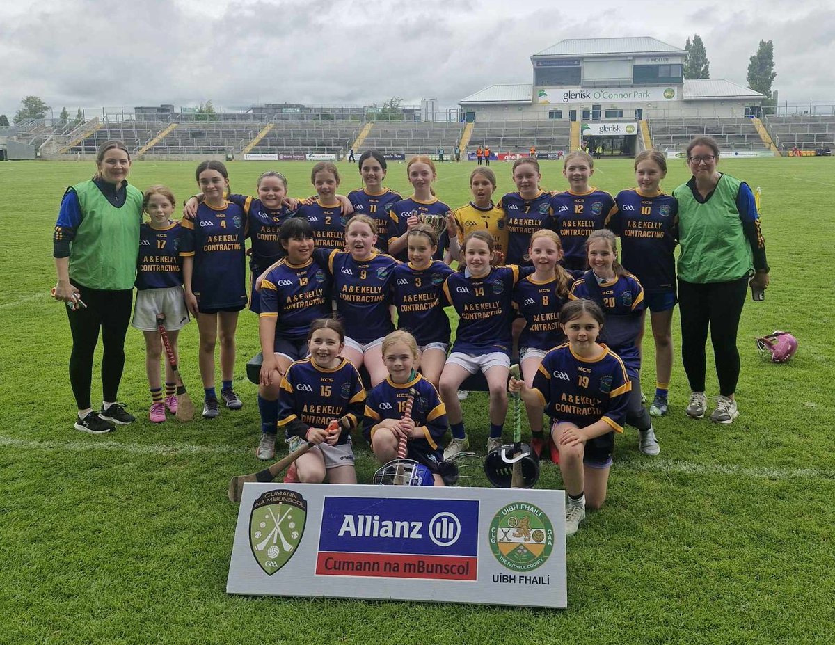 clonmacnoisns's tweet image. Our camogie team have made history! 
Our first ever Clonmacnois NS camogie team have won their Cumann na mBunscol final! After extra time the girls came out 5 points on top after an epic battle. We're so proud of these fantastic ladies who have represented our school so well.🔵🟡