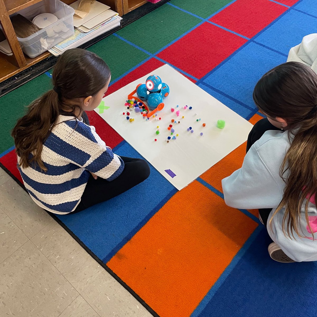 LUFSD_Libraries's tweet image. To celebrate Earth Day, 5th graders used Dash Robots and block coding to tackle a STEAM litter cleanup challenge—no hands allowed! #LUFSD #LindyPride @LindenhurstUFSD