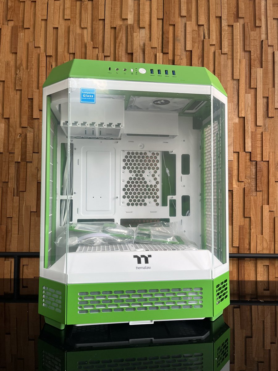 Emi Sphère Atelier ‼️ (@emispherepc) on Twitter photo Mais regardez moi ces couleurs !! 💚💚
Le Tower 600 de <a href="/Thermaltake_fr/">Thermaltake France</a> !
Demain on choisit le créateur de contenu qui aura la chance de recevoir ce bijoux avec une gravure de son choix 😁
Alors, qui vous voulez voir gagner ? Il n’est pas trop tard alors mentionner un créateur Mais regardez moi ces couleurs !! 💚💚
Le Tower 600 de <a href="/Thermaltake_fr/">Thermaltake France</a> !
Demain on choisit le créateur de contenu qui aura la chance de recevoir ce bijoux avec une gravure de son choix 😁
Alors, qui vous voulez voir gagner ? Il n’est pas trop tard alors mentionner un créateur