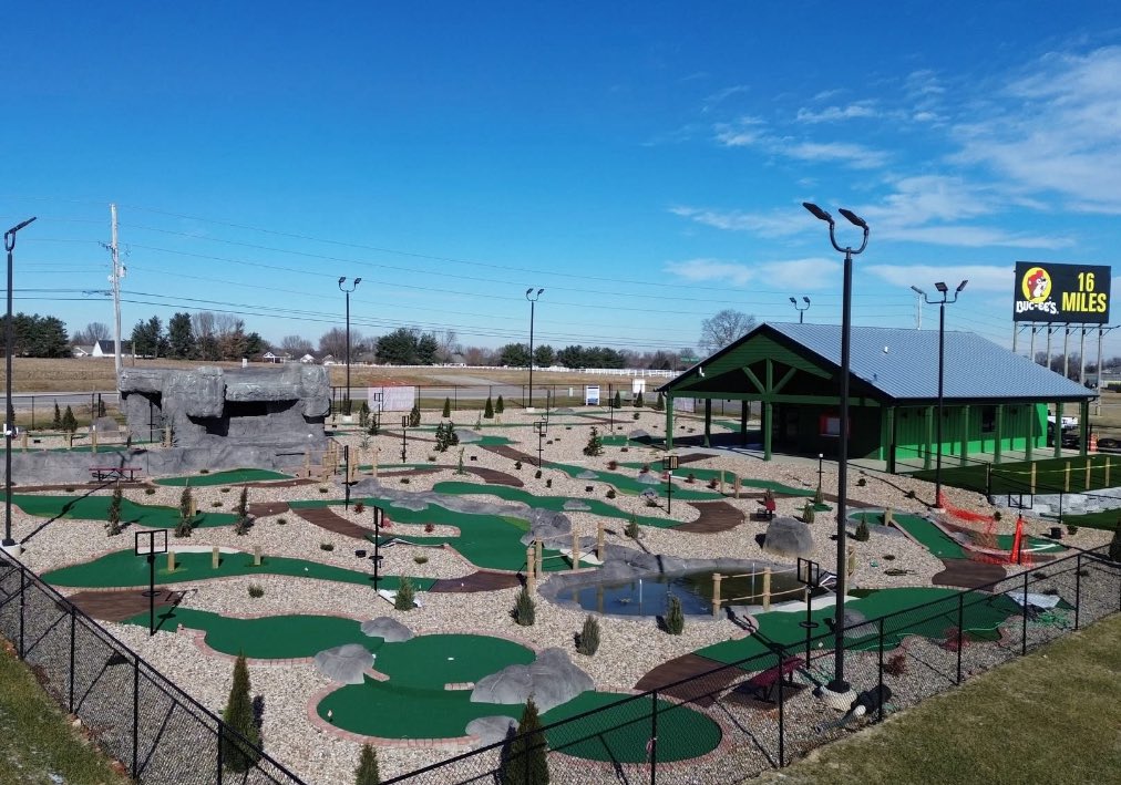 A few of us Country Creekers visited Bowling Green’s newest mini golf facility - The Shack Mini Golf!  We had a blast and highly recommend!