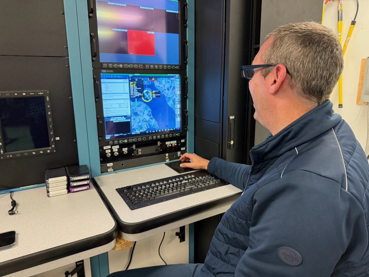 MorcomUSA's tweet photo. Last week we conducted successful drop tests of our MTU-1175 (MOTT) buoy with the @USCG.

Our device performed flawlessly in both AIS and encrypted AIS modes. Proud moment for the team! 

#MaritimeTech #USCG #AIS #EncryptedAIS #Morcom #SearchAndRescue https://t.co/MdUPhEd1xF