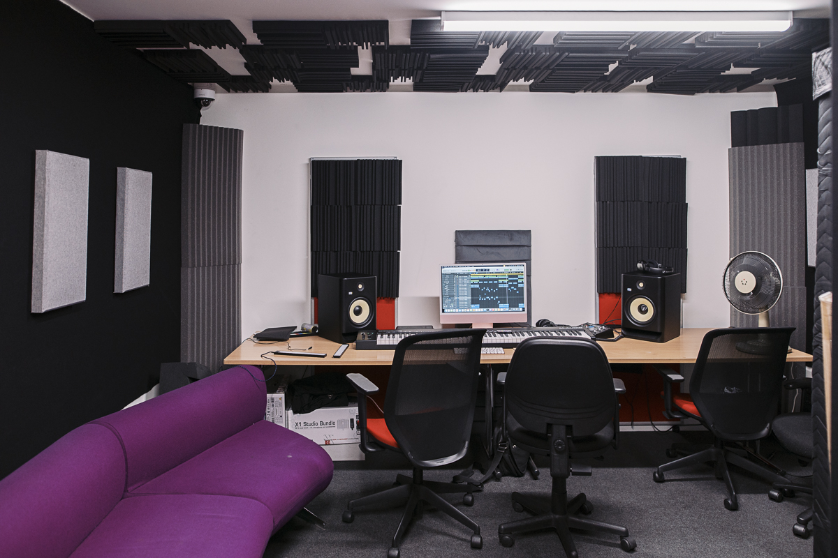 Last week we celebrated the refurbishment of the Hawksmoor Youth Hub in Thamesmead, made possible by our investment. 👷🤝

Hawksmoor provides local young people with more opportunities to learn, socialise, and take part in recreational activities.
royalgreenwich.gov.uk/hawksmoor-yout…