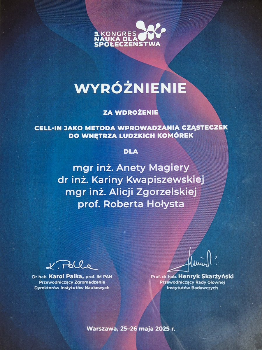 ICHF_PAN's tweet photo. 🏆 @Cell_IN_reagent developed at #IChF &amp; featured among our commercialization highlights, has received a special distinction, handed by @MNiSW's Secretary of State, at the 3rd Science for Society Congress. Congratulations!
https://t.co/MFwYGK0CY9
#NaukadlaSpołeczeństwa #70latIChF https://t.co/9XD9hxlxbt