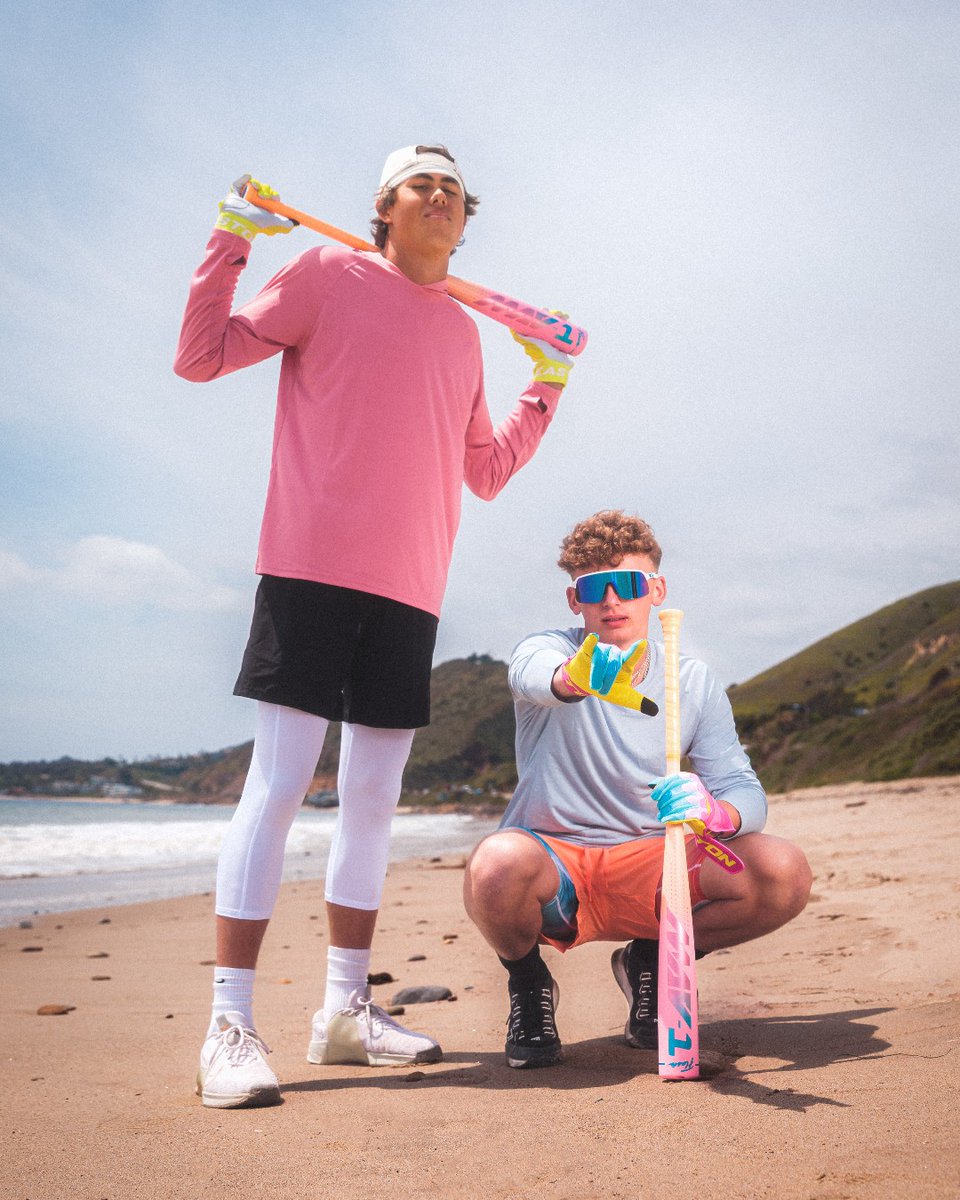 Never too wavy, never too flashy ⚡

The MAV1 Flash drops 06.04!